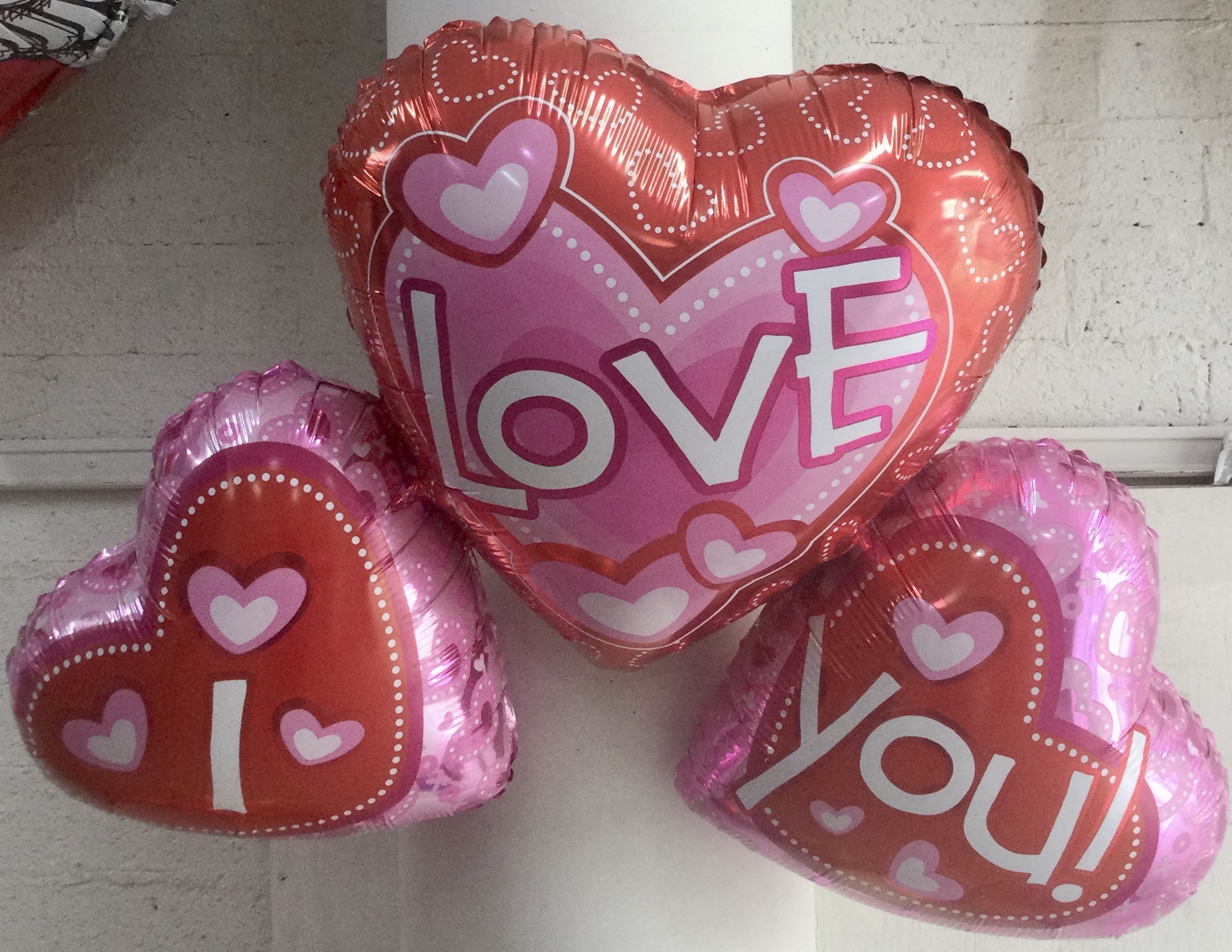 Triple heart "I Love You" foil balloon