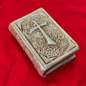 Antique Small Bible cake decoration